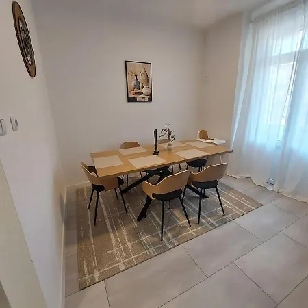 Apartament Vosta *